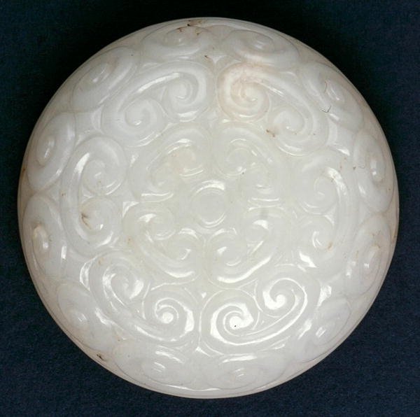 Seal-paste-boks av Guri Lacquer Style med Lingzhi-ruller (jade) (se også 208357) av Ming Dynasty Chinese School