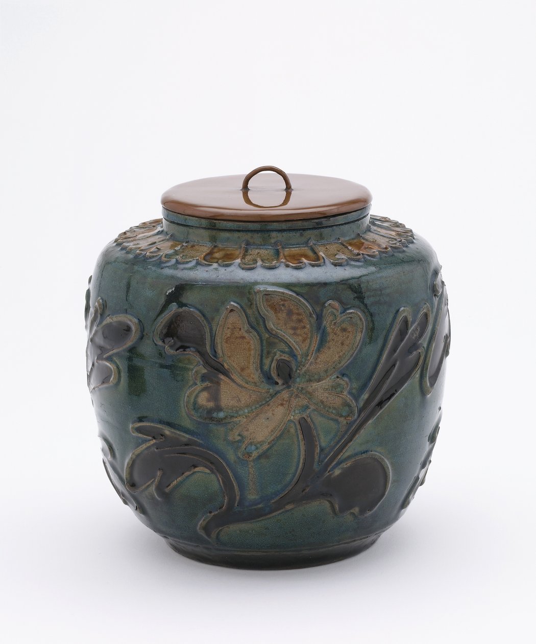 Polykrom krukke med lakklokk (keramikk og lakkert tre) av Ming Dynasty Chinese School