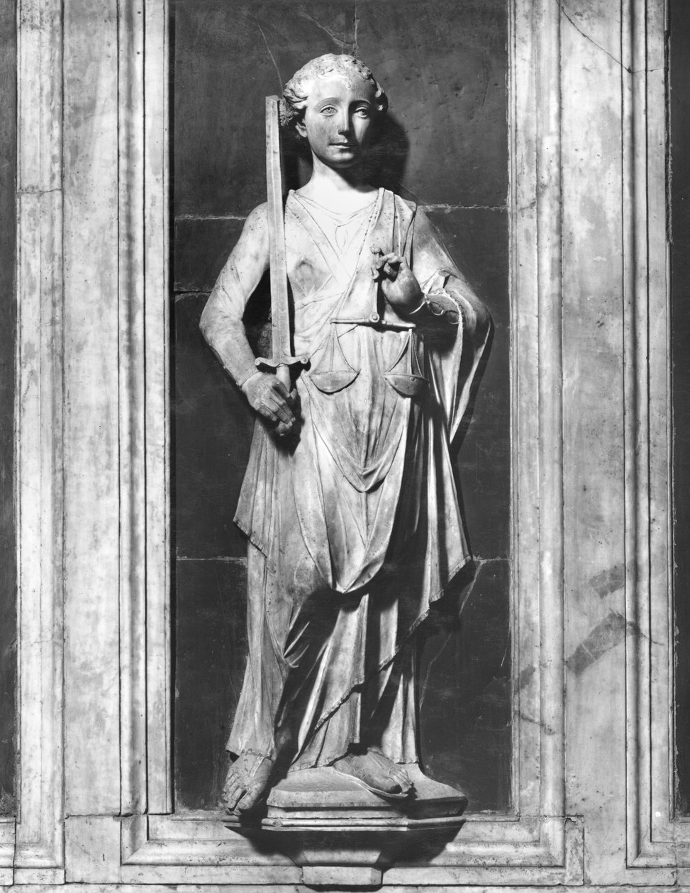 Rettferdighet, fra monumentet til Bernardo Giugni, ca. 1460 (marmor) (s/hvitt-bilde) av Mino da Fiesole