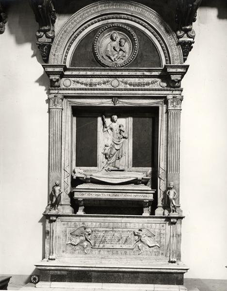 Monument til grev Ugo (d.1001) Markgreve av Toscana (marmor) (s/hvitt foto) av Mino da Fiesole