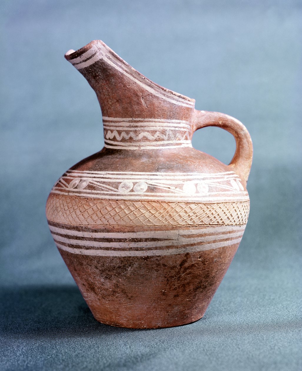 Kanne fra Knossos, Kreta, ca. 1700-1500 f.Kr. (malt og innskåret keramikk) av Minoan