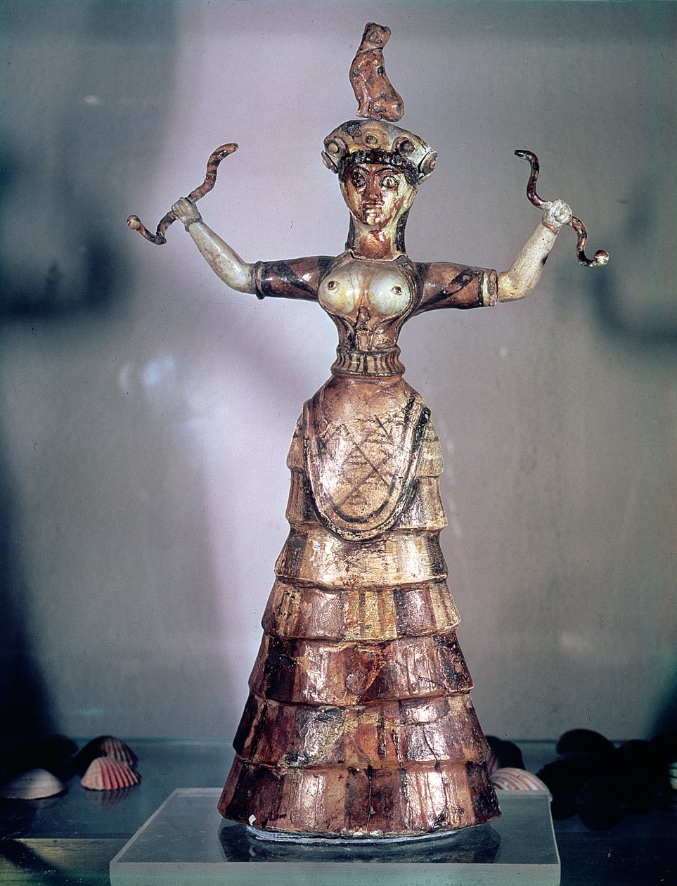 Slangens gudinne, fra Knossos-palasset, 1500 f.Kr. (fajanse) av Minoan