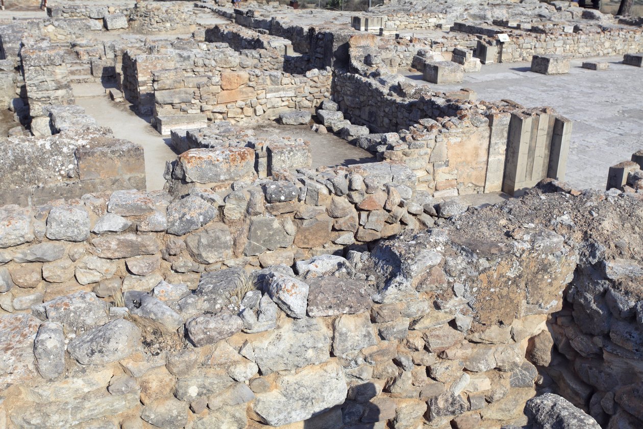 Det minoiske arkeologiske stedet Phaistos. North East-komplekset. Disse rommene ble brukt til å lagre verdifulle rituelle kar. Den berømte "" Phaistos-skiven"" med hieroglyfisk skrift ble funnet her med andre leirtavler innskrevet i lineær A. Det er også P av Minoan