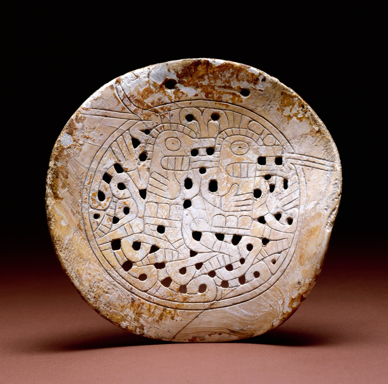Shell gorget, Dallas Phase, 1300-1500 (marint skall) av Mississippian culture