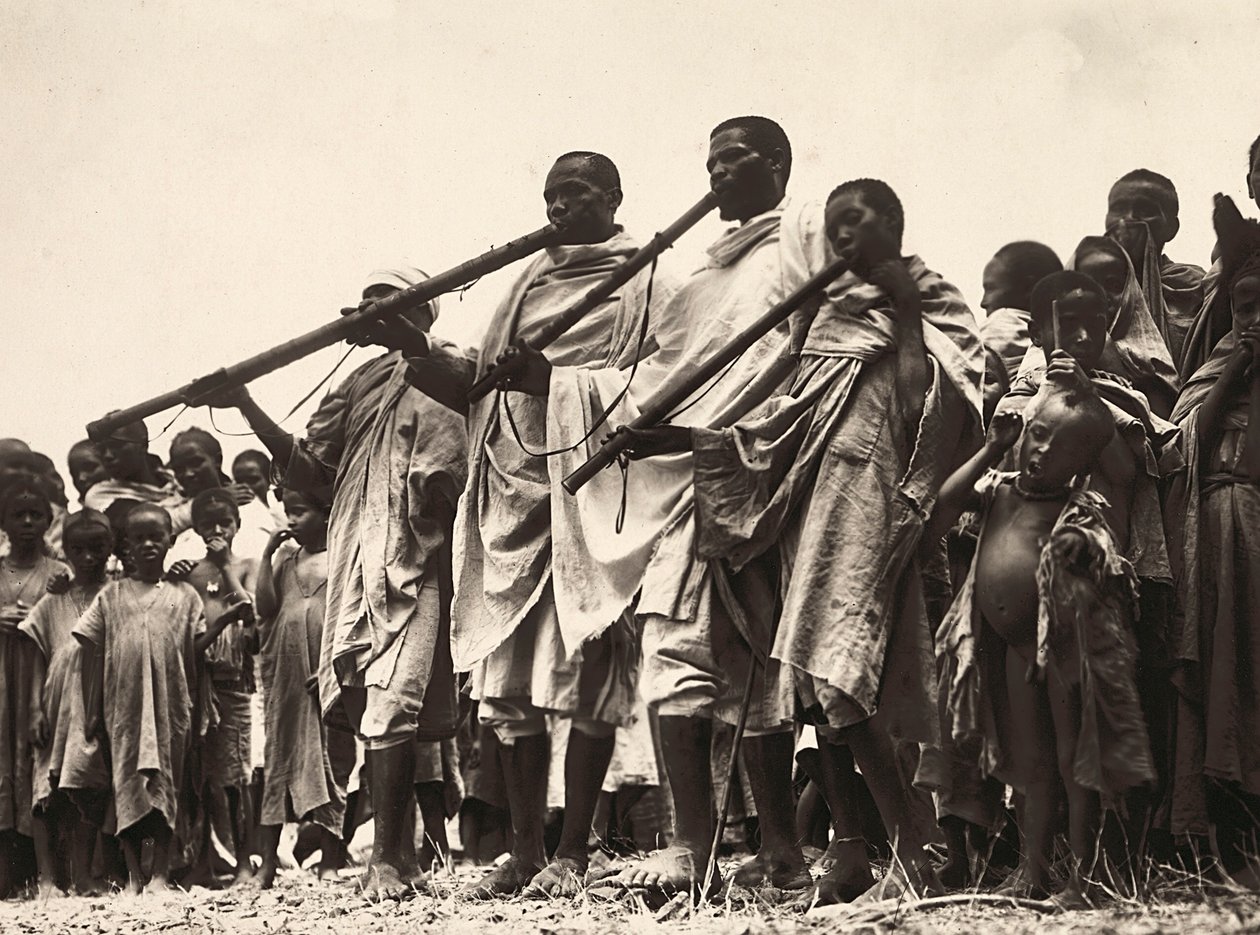 Building an Empire in the fascist age: Abyssinian musicians, 09/05/1936 (s/w photo) av Modestino Baldinetti