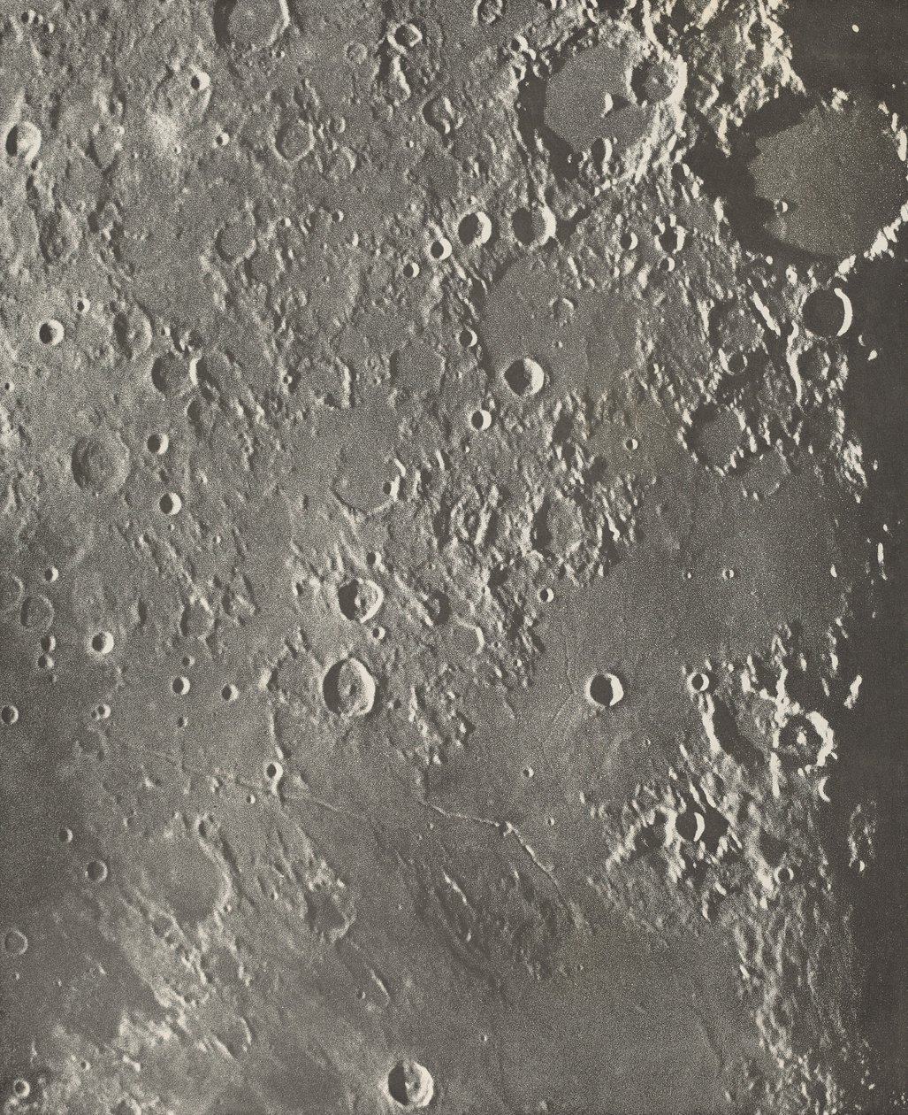 Lunar Photograph Albategnius - Triesnecker - Manilius,1903 (bilde) av Moritz & Puiseux Pierre Henri (1855-1928) Loewy