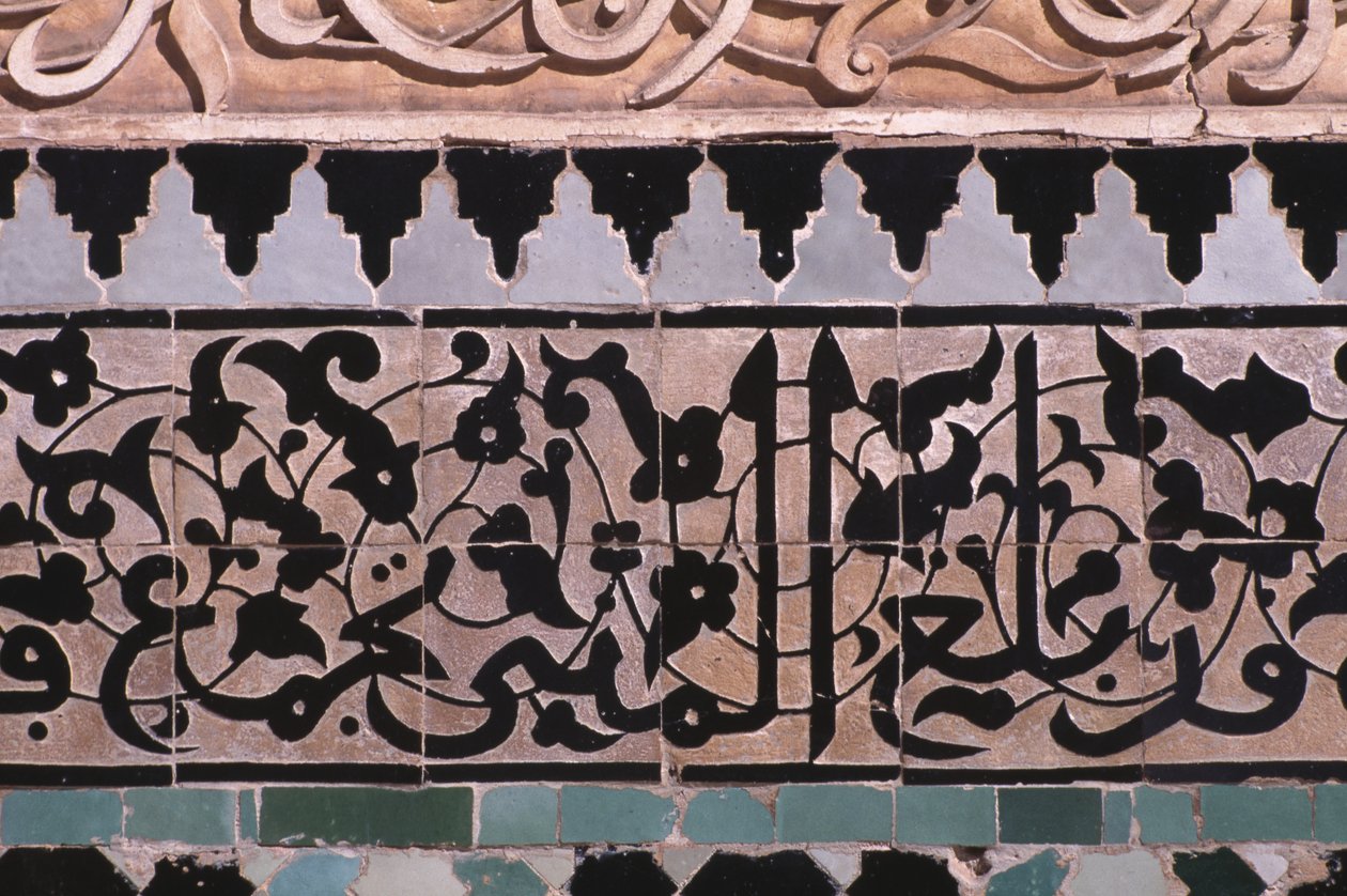 Detalj av en vegg i hovedgårdsplassen, bygget av saadianerne i 1565 (zellij-flisverk) av Moroccan School