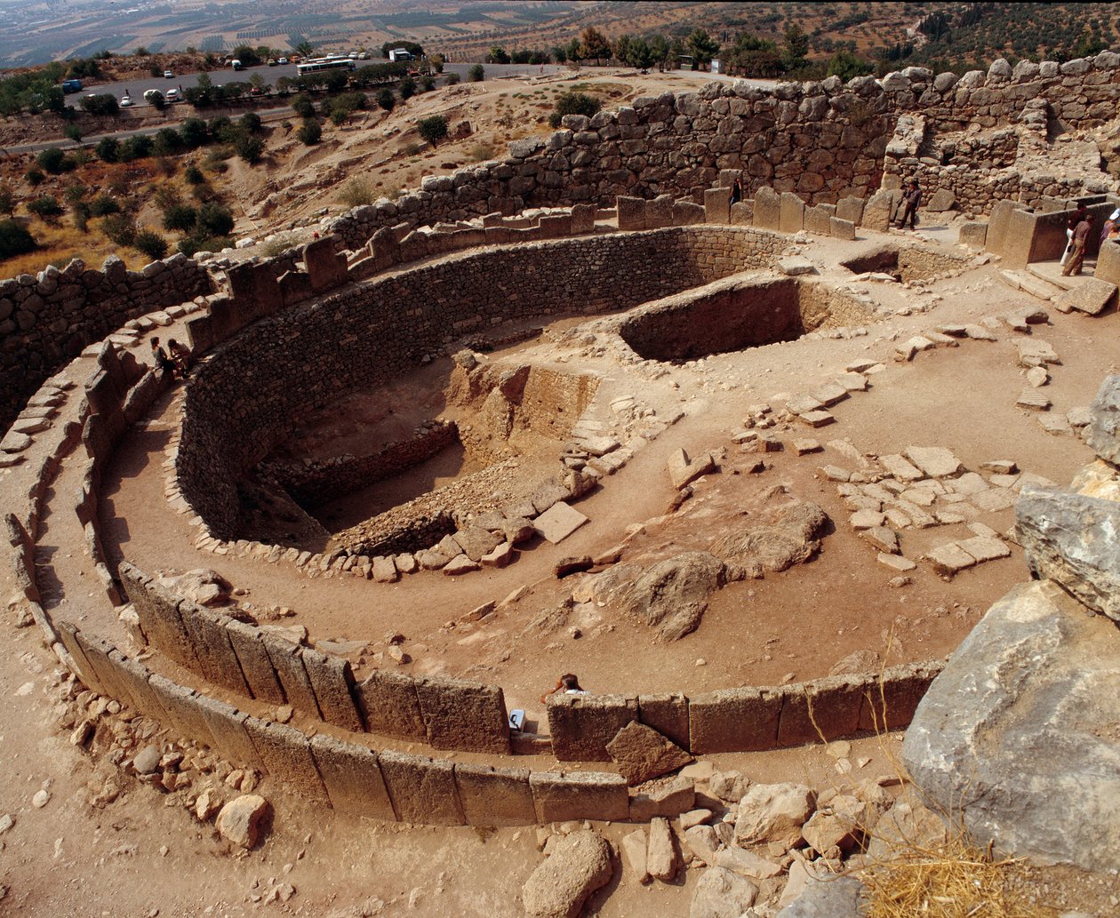 Mykensk sivilisasjon: sirkel av graver på det gamle stedet Mykene. 1300 f.Kr. av Mycenaean