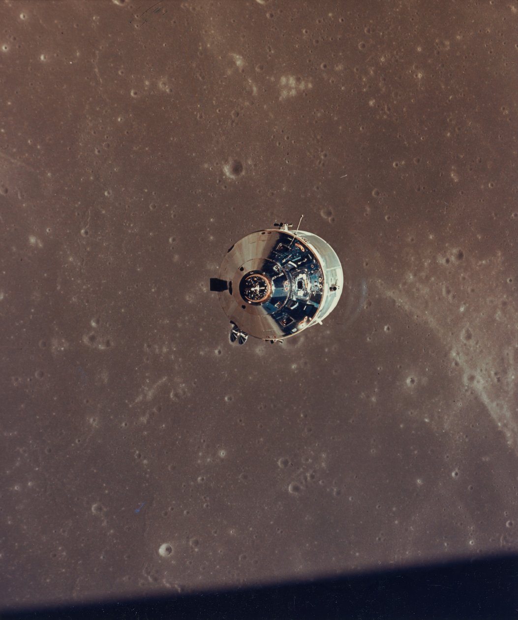 Apollo 11 kommando- og servicemoduler fotografert fra Lunar Module in Orbit, 1969. av NASA Images
