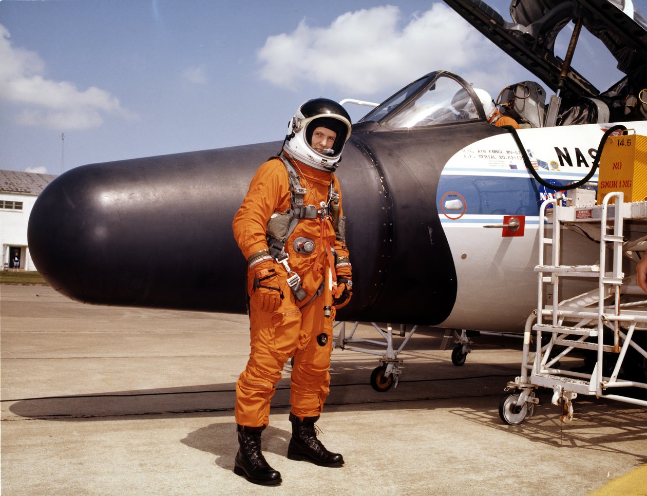 NASA-astronaut med eksperimentelt fly, 1979. av NASA Images
