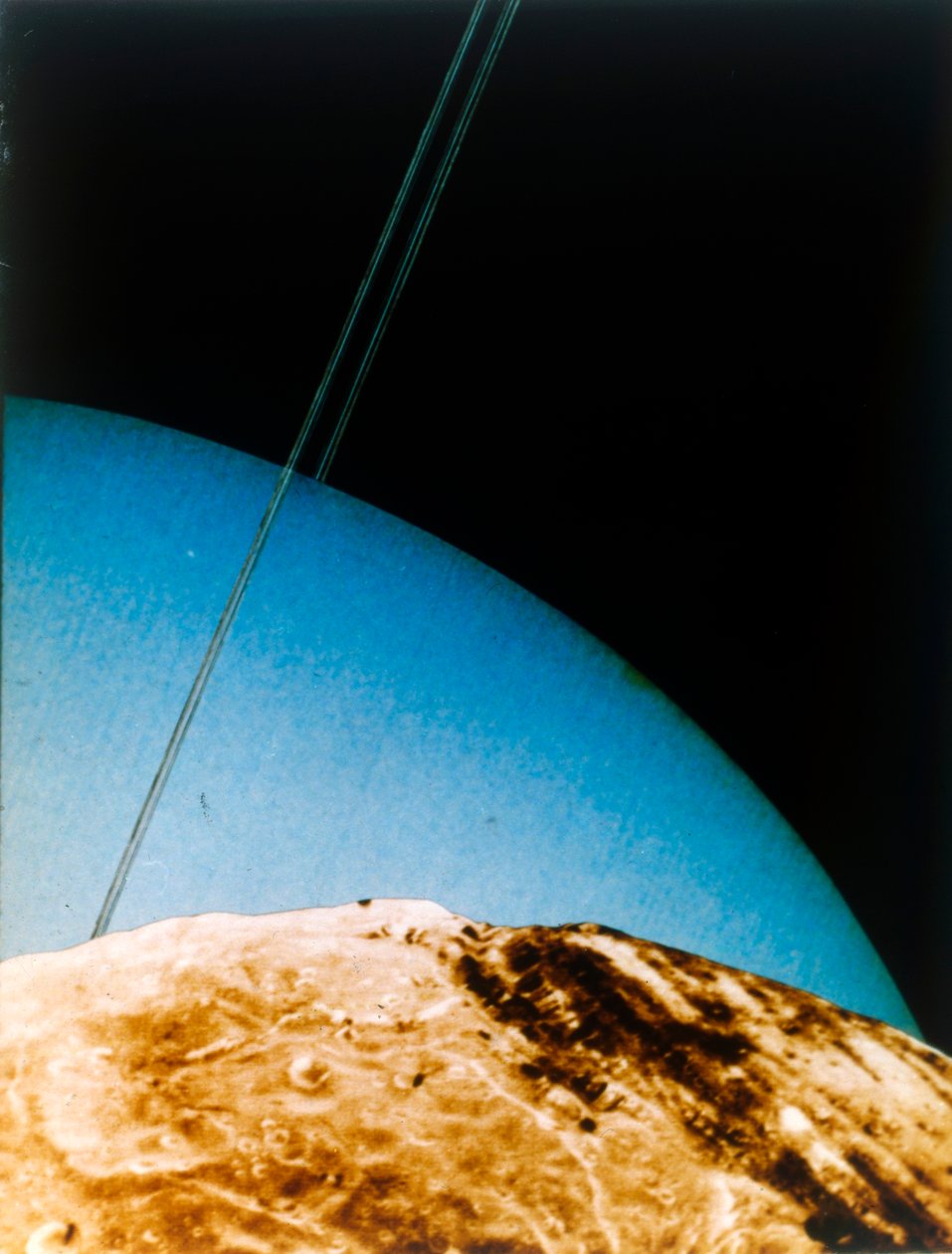 Uranus sett fra Miranda, 1986. av NASA Images