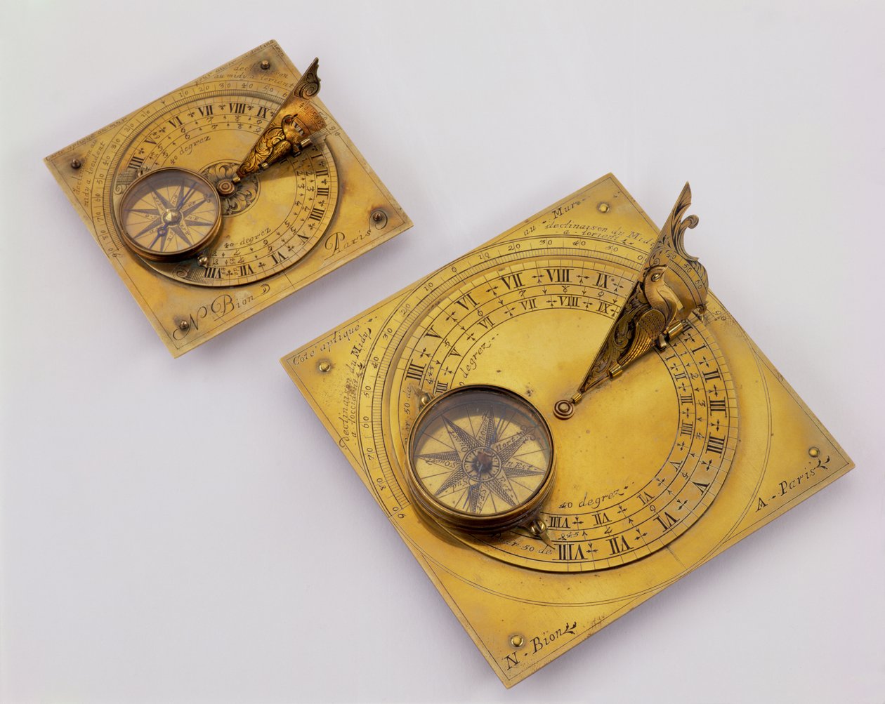 To bevegelige horisontale solur, Paris, ca. 1720 (forgylt messing) av N. Bion