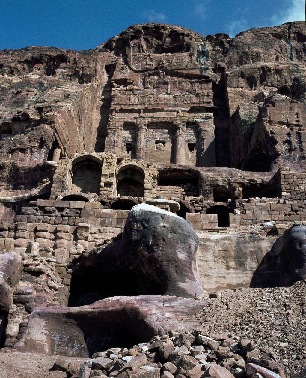 Utsikt over urnegraven, 600-tallet f.Kr av Nabatean Nabatean