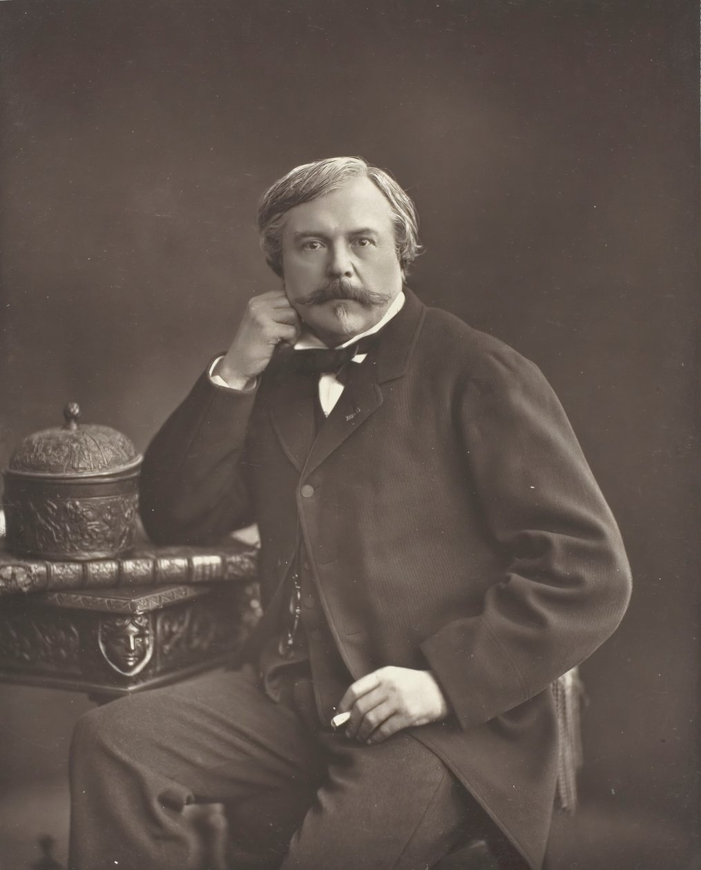 Edmond de Goncourt fransk forfatter og kritiker, 1822-1896, ca. 185376. av Nadar