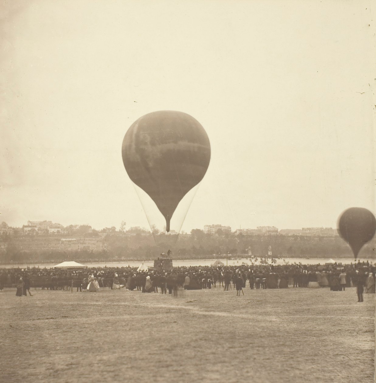 Le Geant, Champ de Mars, 18. oktober 1863, sannsynligvis trykt 188089. av Nadar