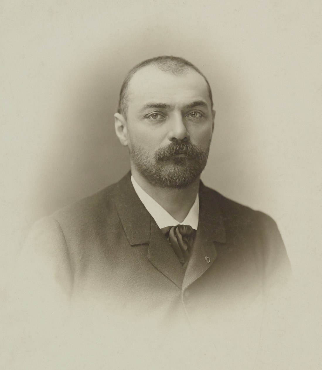  av Nadar