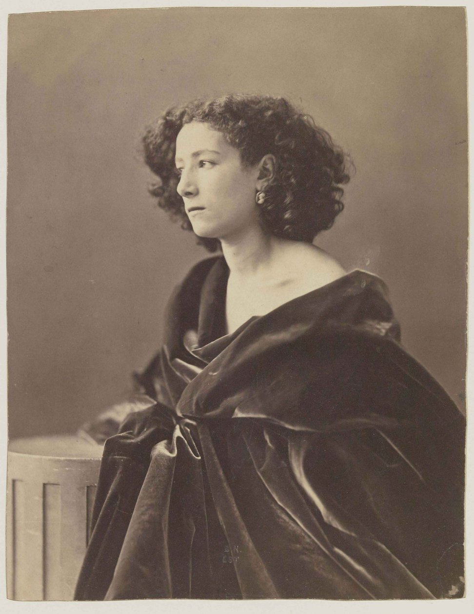 Portrett av Sarah Bernhardt 1844-1923, 1864. av Nadar