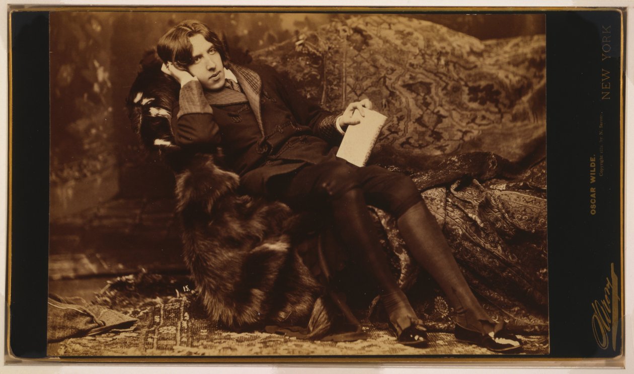 Portrett av Oscar Wilde, ca. 1822 (sepia-bilde) av Napoleon Sarony
