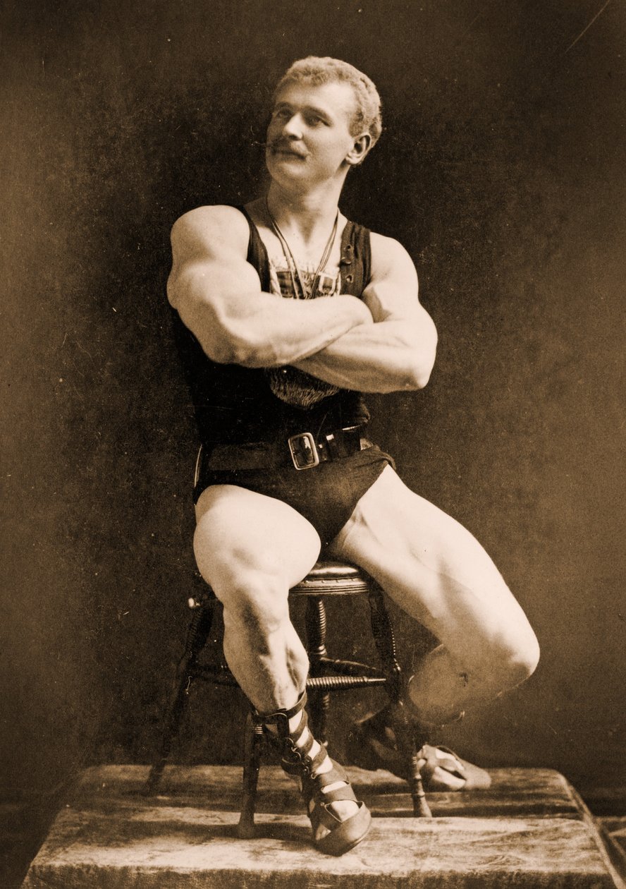 Eugen Sandow, i klassisk gammel gresk-romersk positur, ca. 1893 av Napoleon Sarony