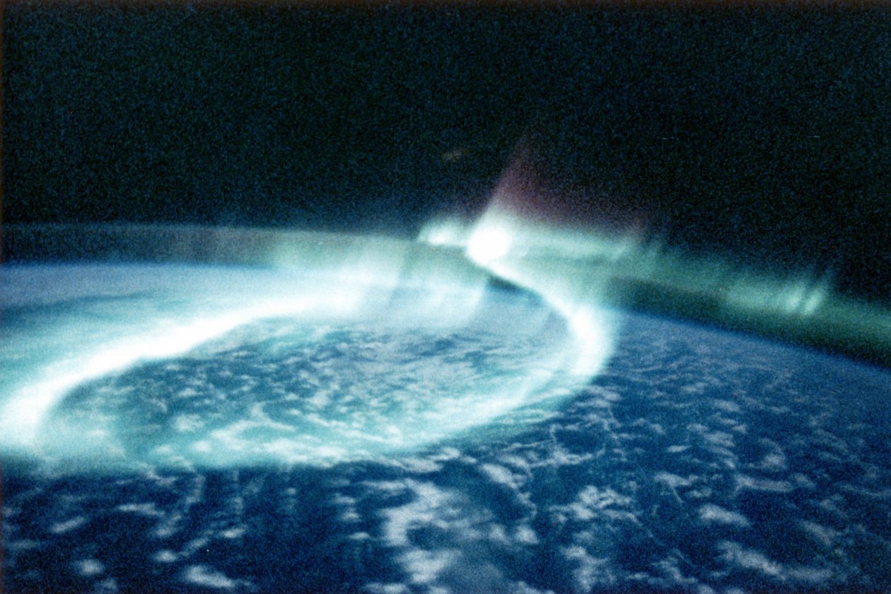 Aurora Borealis (nordlys) sett fra verdensrommet. NASA-bilde. av National Aeronautics and Space Administration National Aeronautics and Space Administration