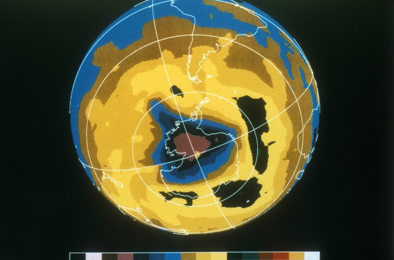 Falsk fargebilde av antarktisk ozonhull, 30. november 1992. NASA-fotografi. av National Aeronautics and Space Administration National Aeronautics and Space Administration