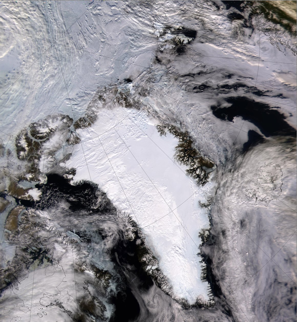 Satellittbilde av et snø- og isdekket Grønland i 2000. Kreditt NASA. av National Aeronautics and Space Administration National Aeronautics and Space Administration