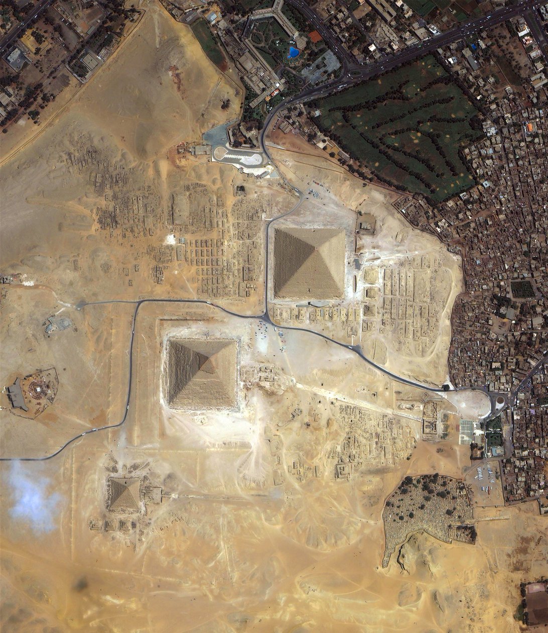 Satellittutsikt over pyramidene i Giza, Egypt. Kreditt NASA. av National Aeronautics and Space Administration National Aeronautics and Space Administration