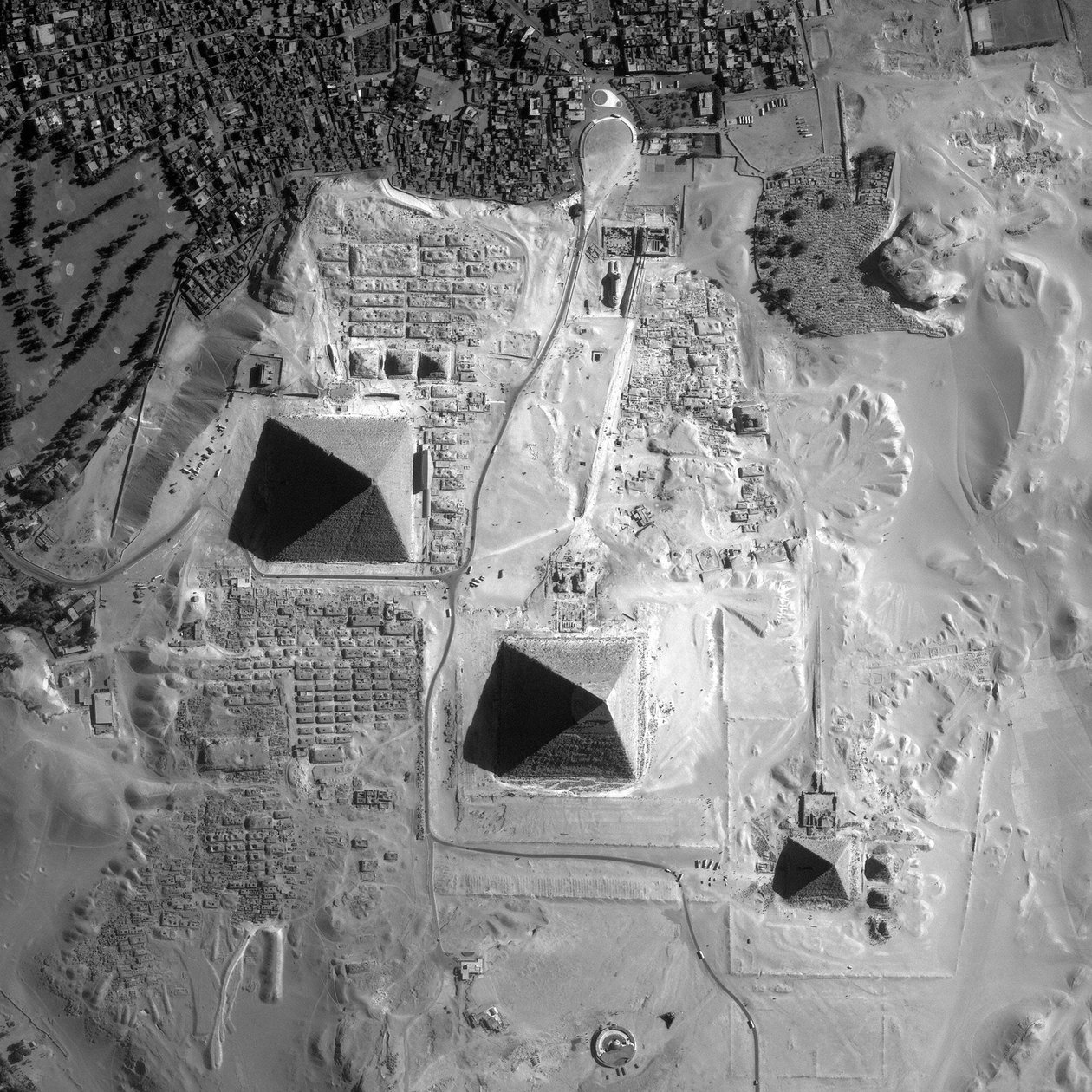 Satellittutsikt over pyramidene i Giza, Egypt. Kreditt NASA. av National Aeronautics and Space Administration National Aeronautics and Space Administration