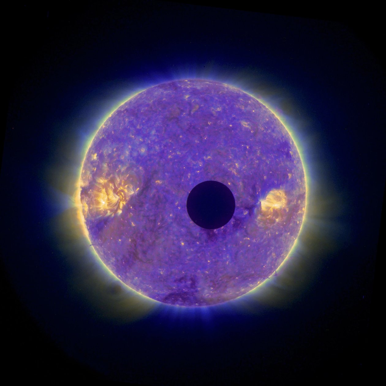 Solformørkelse: Månen passerer foran solen 25. februar 2007, og viser solkorona. Bilde tatt fra verdensrommet av STEREO-B. Kreditt: NASA. Vitenskap astronomi av National Aeronautics and Space Administration National Aeronautics and Space Administration