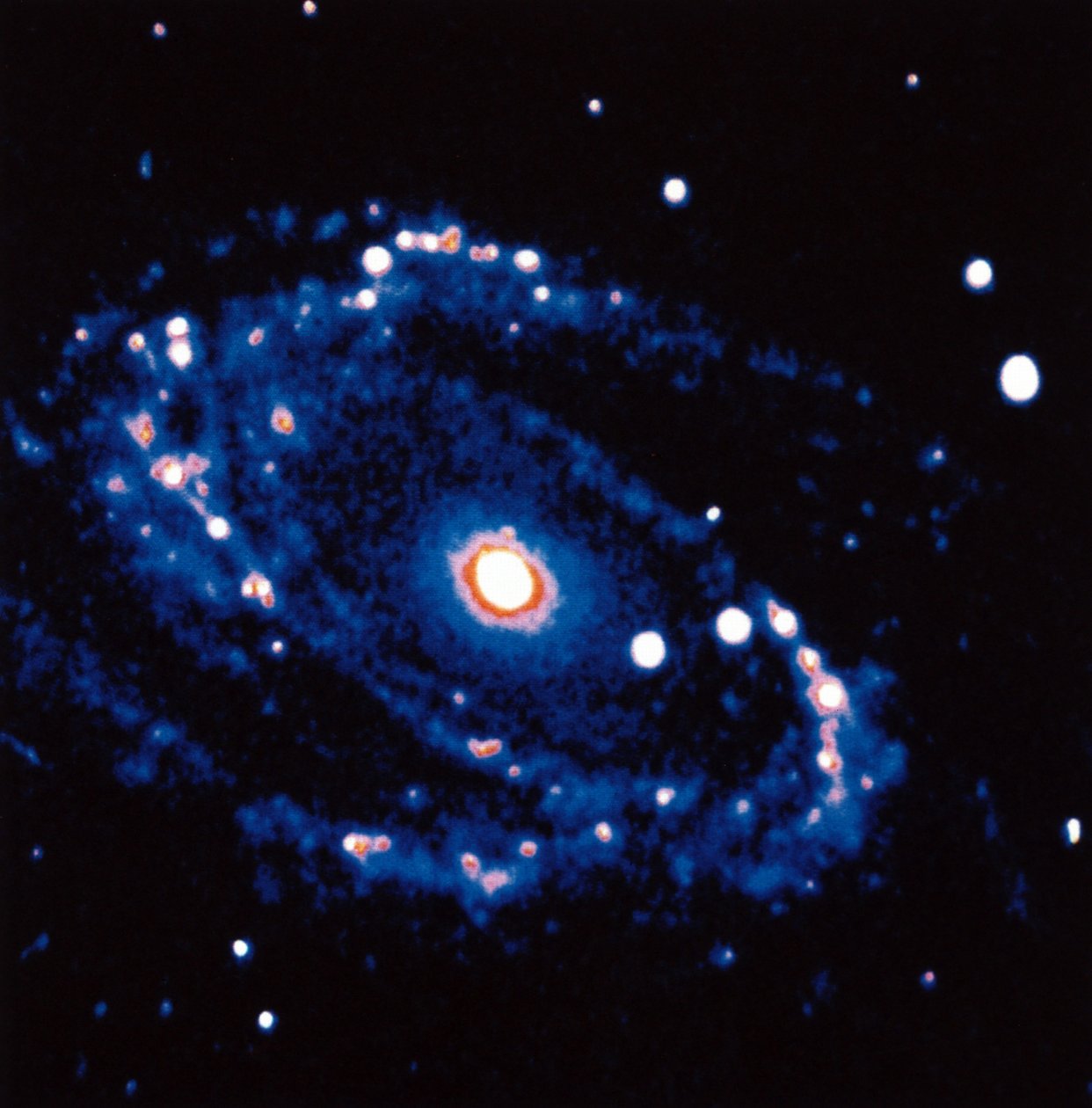 Spiral Galaxy M81 i stjernebildet Ursa Minor. Galaksen er omtrent 12 millioner lysår fra Earth Photograph. NASA-bilde av National Aeronautics and Space Administration National Aeronautics and Space Administration