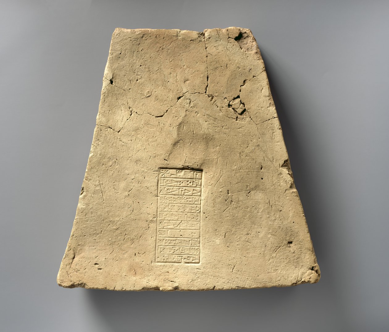 Murstein med inskripsjon av Ashurbanipal som beskriver byggearbeid på Ekur, ca. 668–631 f.Kr. (keramikk) av Neo Assyrian