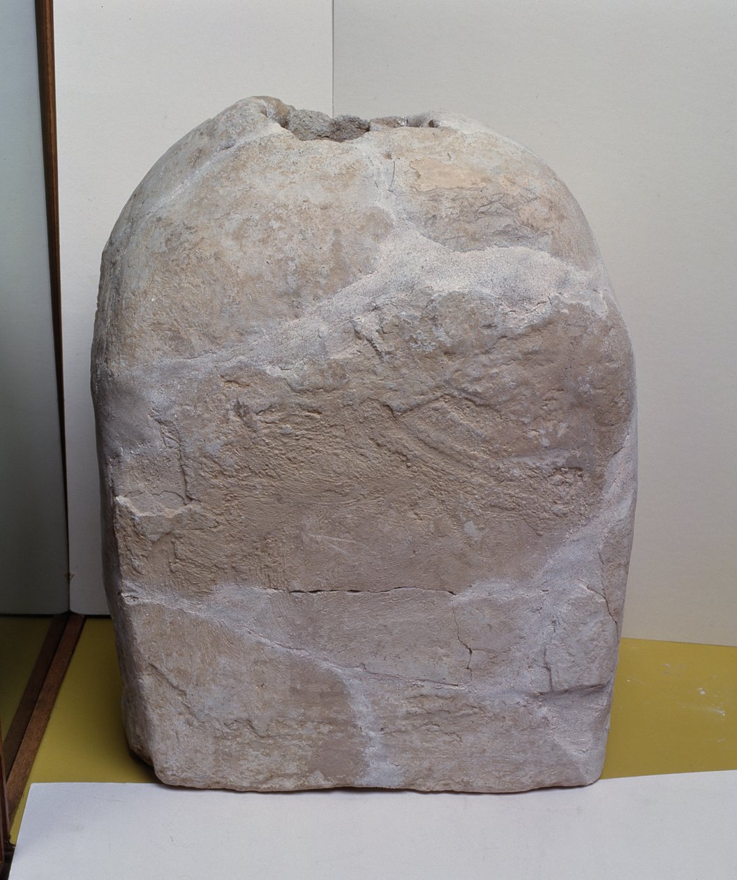 Rektangulært hvitt kar, Jeriko, neolitisk B, ca. 1000–6000 f.Kr. (leire) av Neolithic