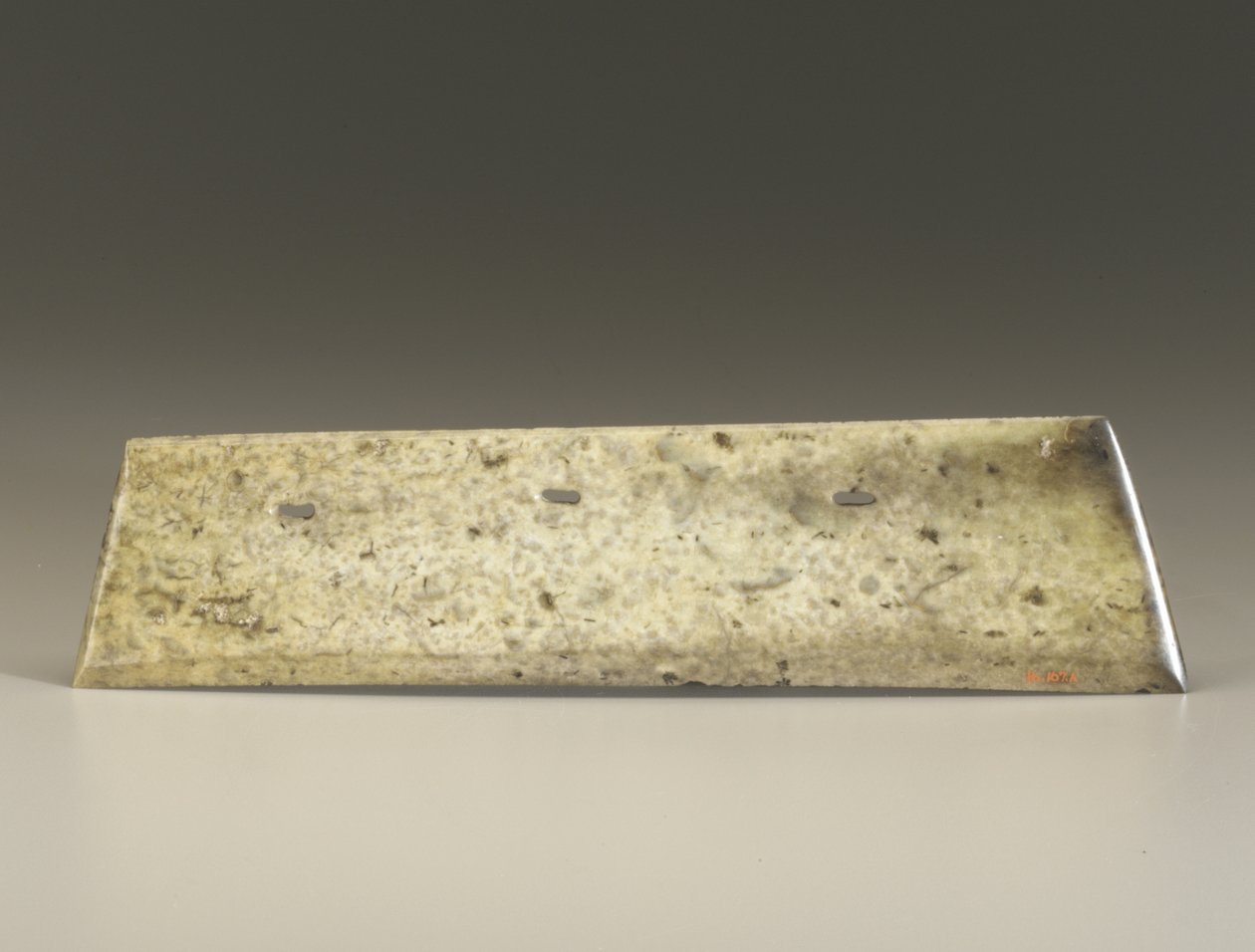 Gaffelmeisel (zhang), Qijia-kultur, ca. 2500-2000 f.Kr. (jade) av Neolithic Period Chinese School