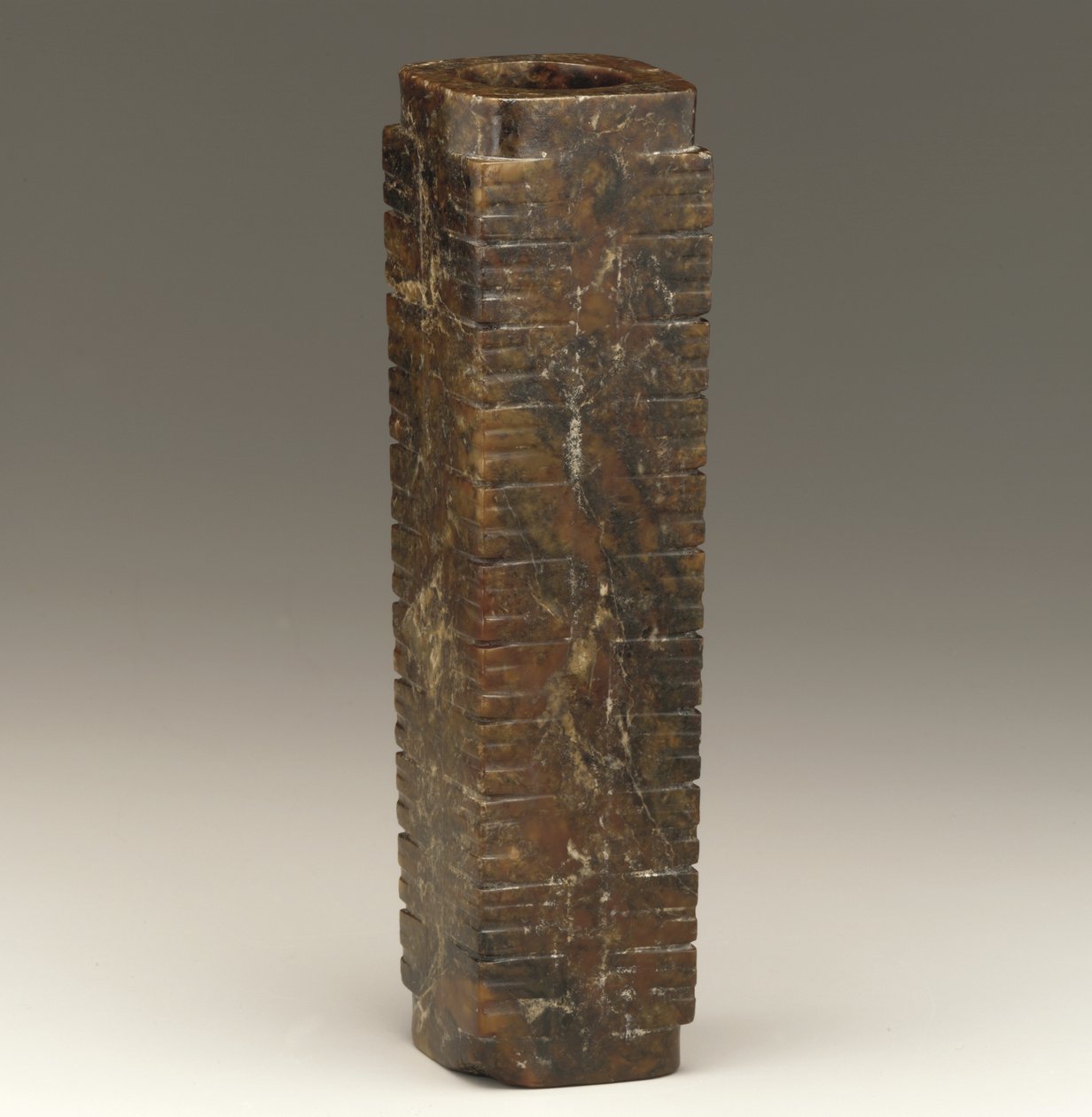 Tall tube (cong) Lake Tai-regionen, Liangzhu-kultur, 3300-2250 f.Kr. av Neolithic Period Chinese School