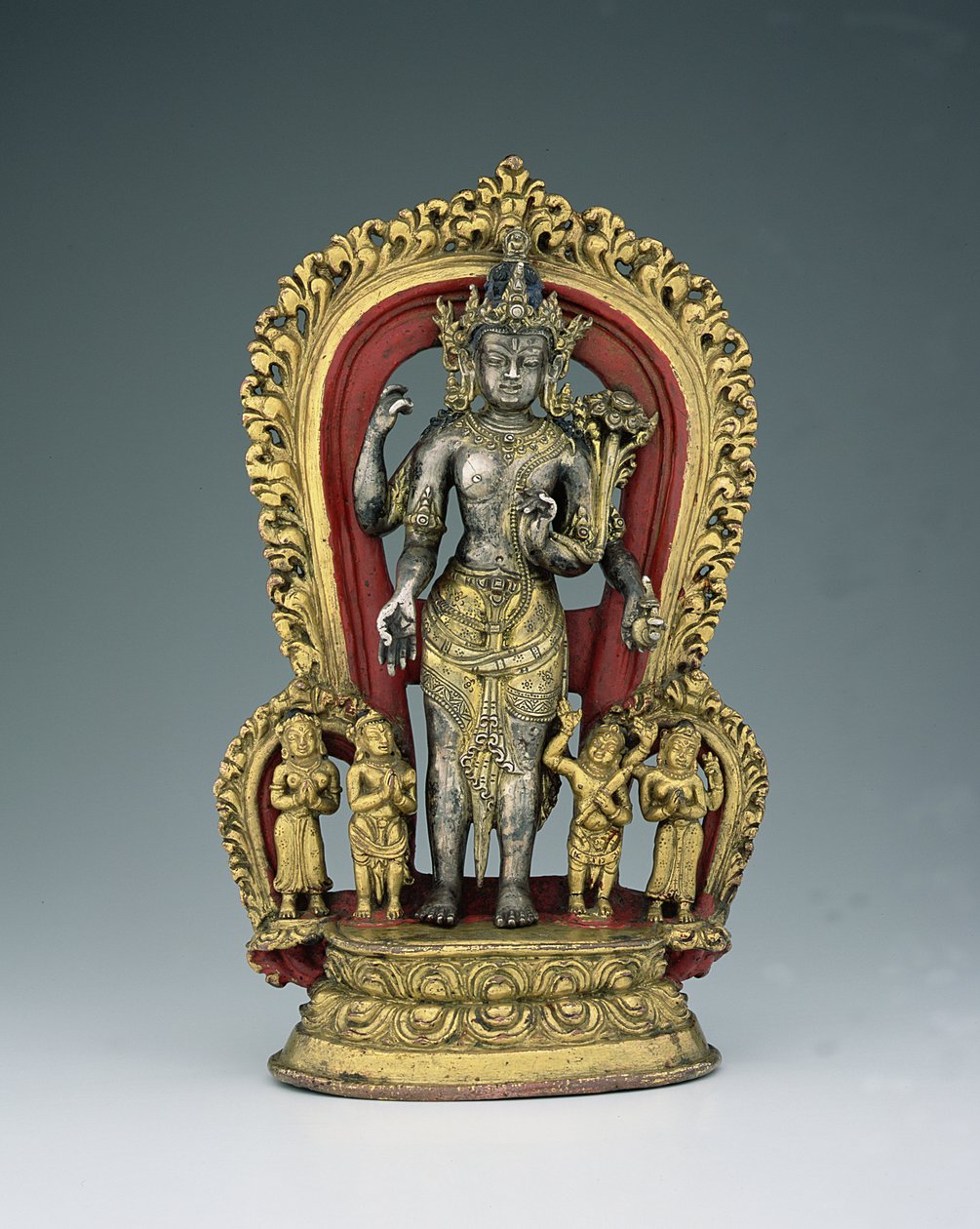 Jatamukuta Lokesvara, Khasa Malla Kingdom (1100-1484) (forgylt pakke, kobberlegering og pigment) av Nepalese School
