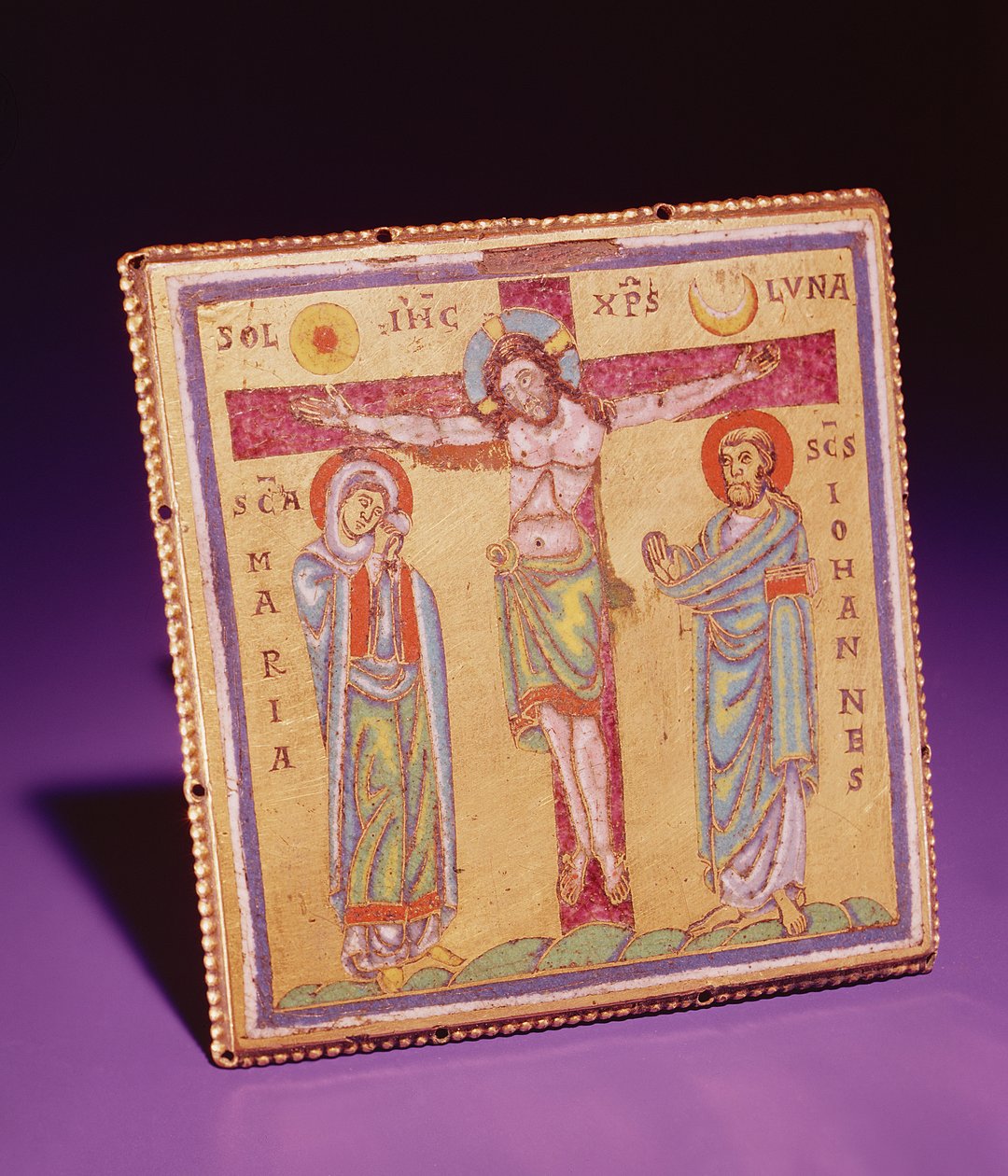 Plakett med korsfestelsen, ca. 1150-75 (champleve & cloisonne emalje, kobberlegering & forgylt) av Netherlandish School
