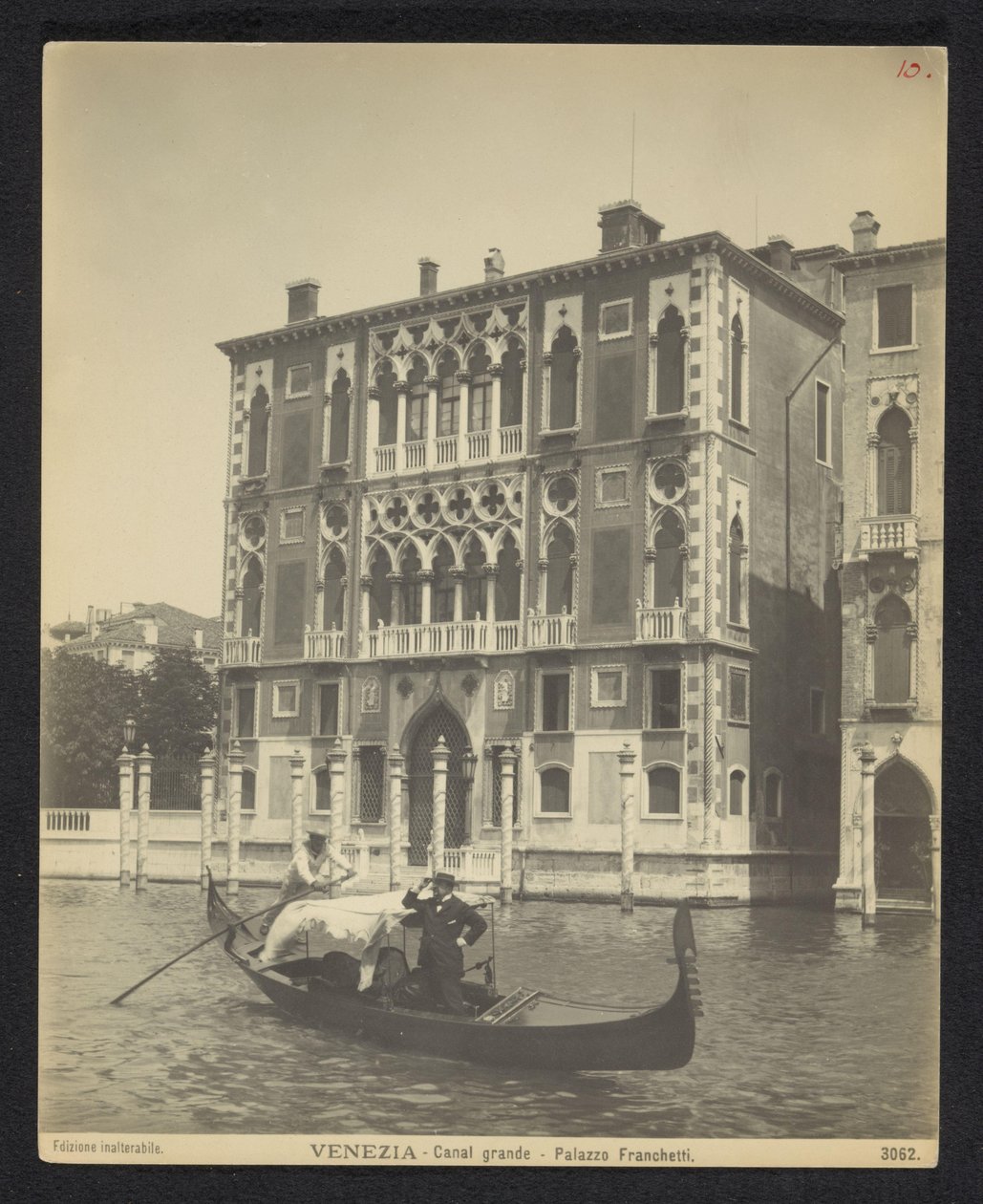 Eksteriør av Palazzo Cavalli-Franchetti te Venetië Venezia - Canal Grande - Palazzo Franchetti (tittel på objekt) av Neue Photographische Gesellschaft