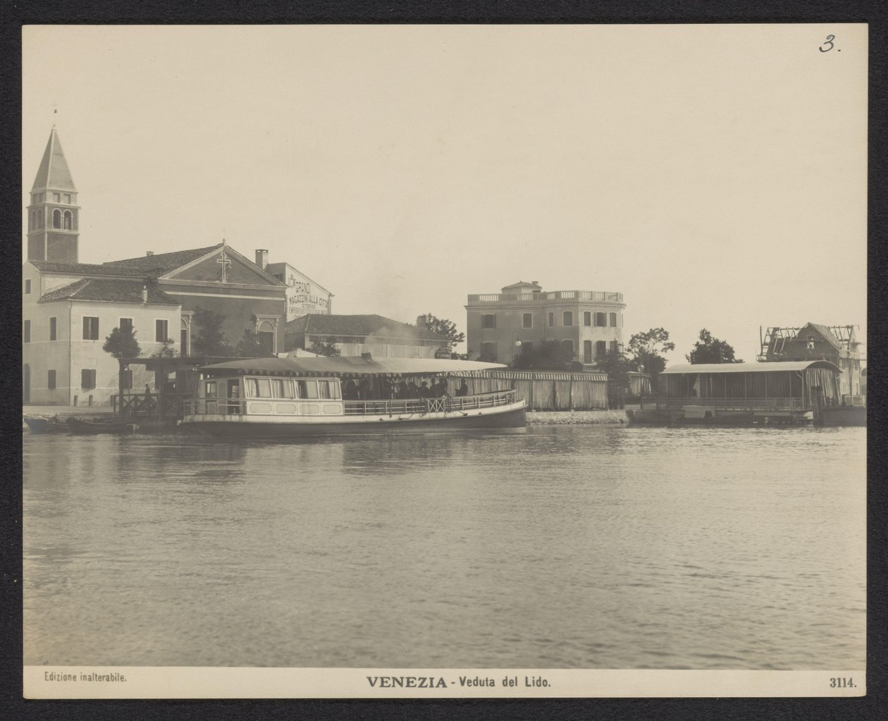 Utsikt over havnen i Lido Venezia - Veduta del Lido (tittel på objekt) av Neue Photographische Gesellschaft