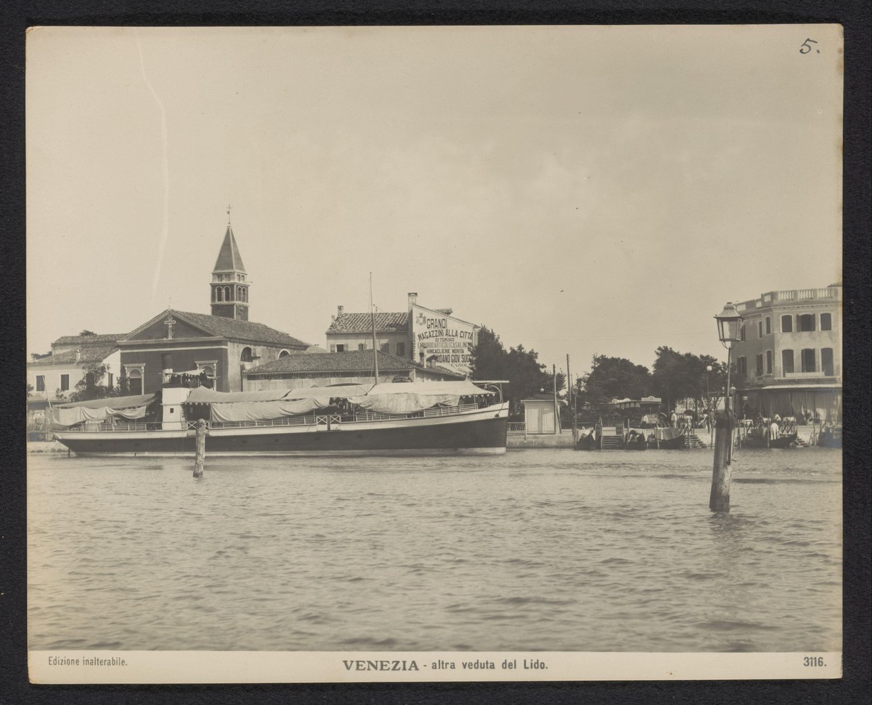 Utsikt over Lido-kaien Venezia - altra veduta del Lido (tittel på objekt) av Neue Photographische Gesellschaft