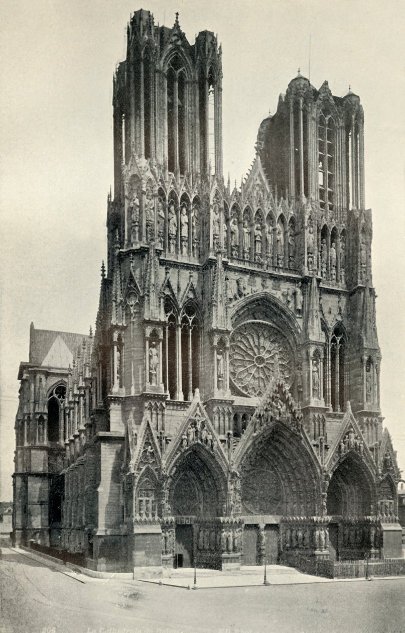 En stor gotisk bygning: katedralen i Reims, bygget på 1200- og 1300-tallet, ca 1930. av Neurdein