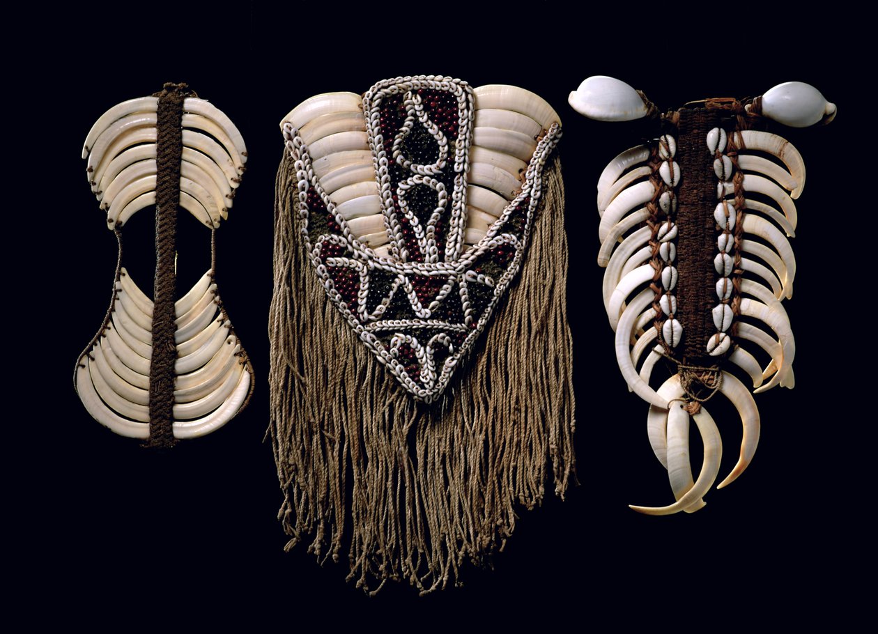 Brystpynt av Papua New Guinean