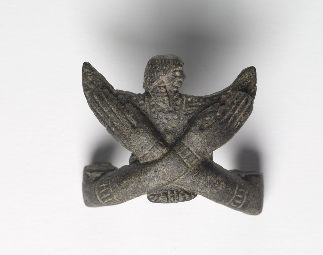 Bronsefeste fra en "Shawabty Bundle": Crossed Arms, sent 18. til tidlig 19. dynasti, ca. 1336-1256 f.Kr. av New Kingdom Egyptian