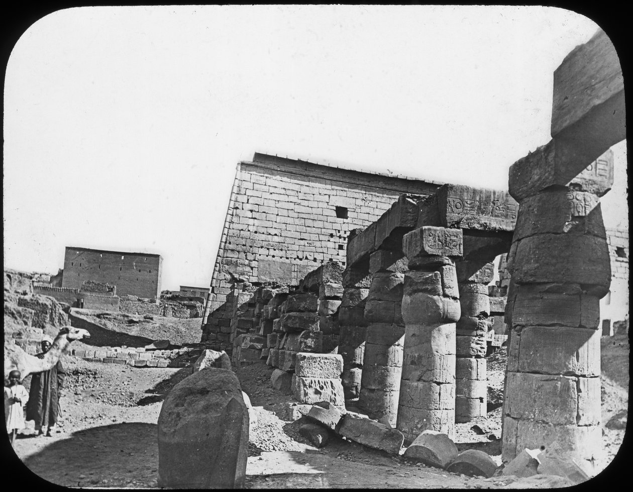 Det store tempelet, Luxor, Egypt, c1890 av Newton and Co