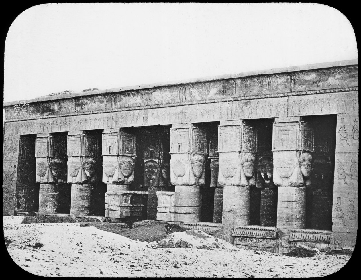 Hathor-tempelet, Dendera, Egypt, c1890. av Newton and Co