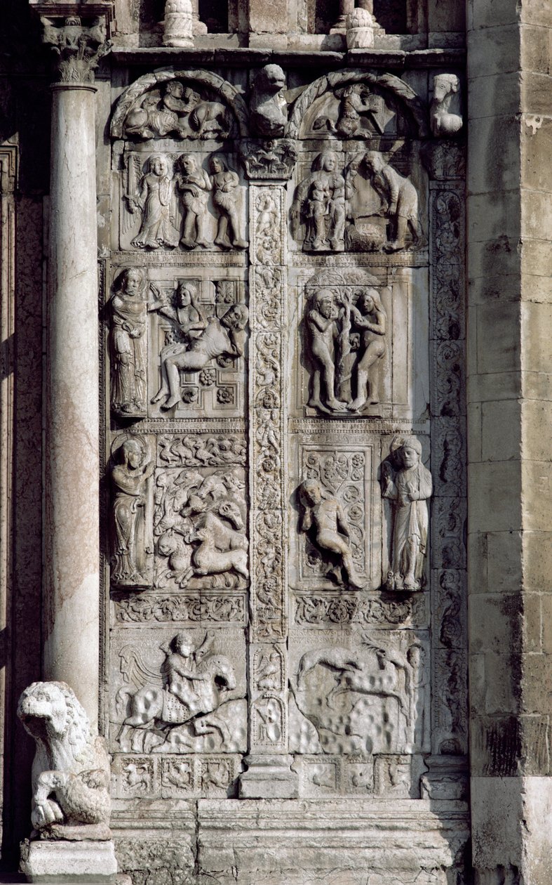 Detalj fra sørsiden av vestvåpenhuset, ca.1120-38 stein se 136520 og 136522 av Nicholaus