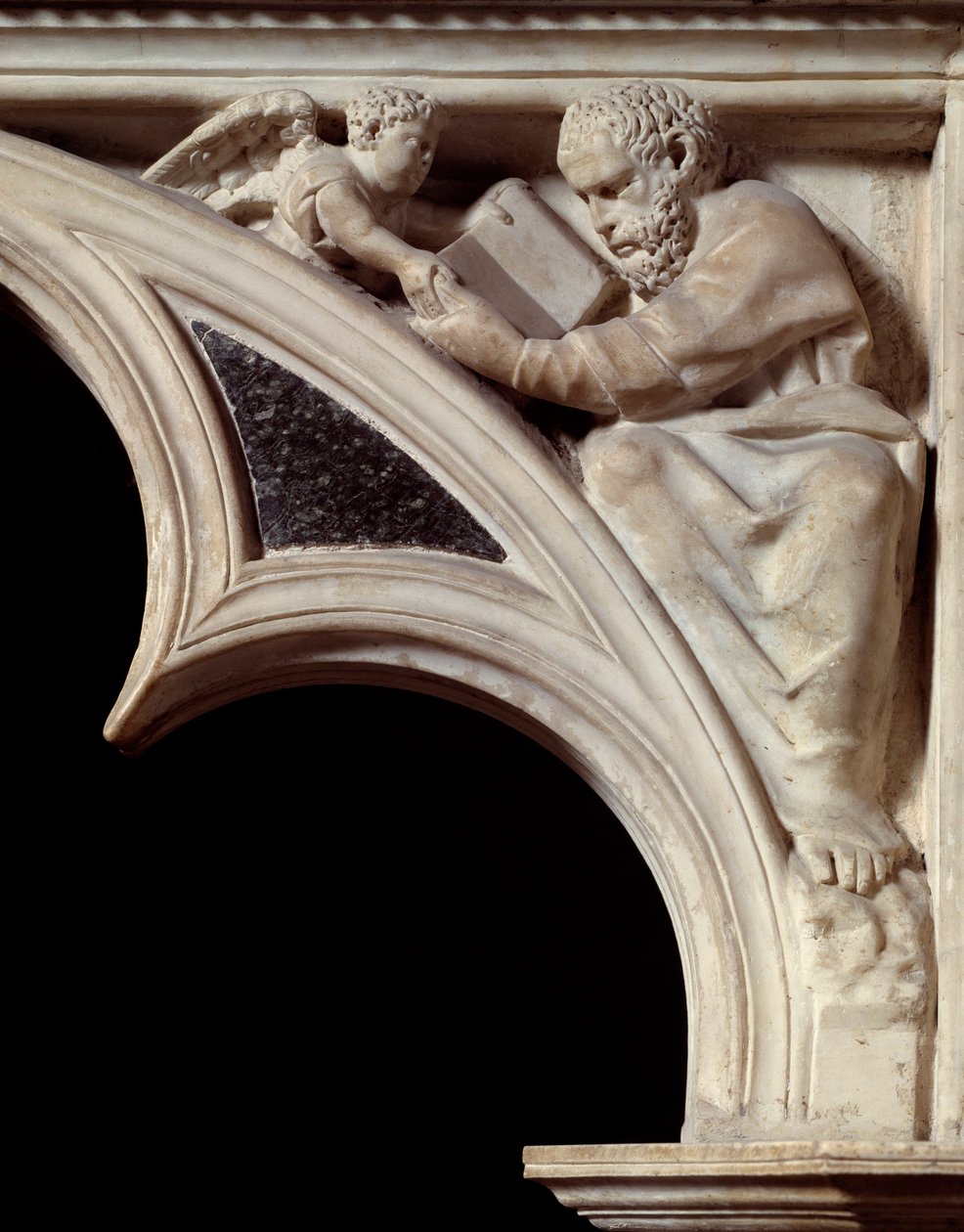 Gotisk kunst: "" Saint Mathieu Evangelist"" detalj av buene til marmorprekestolen skulpturert av Nicola Pisano av Nicola Pisano