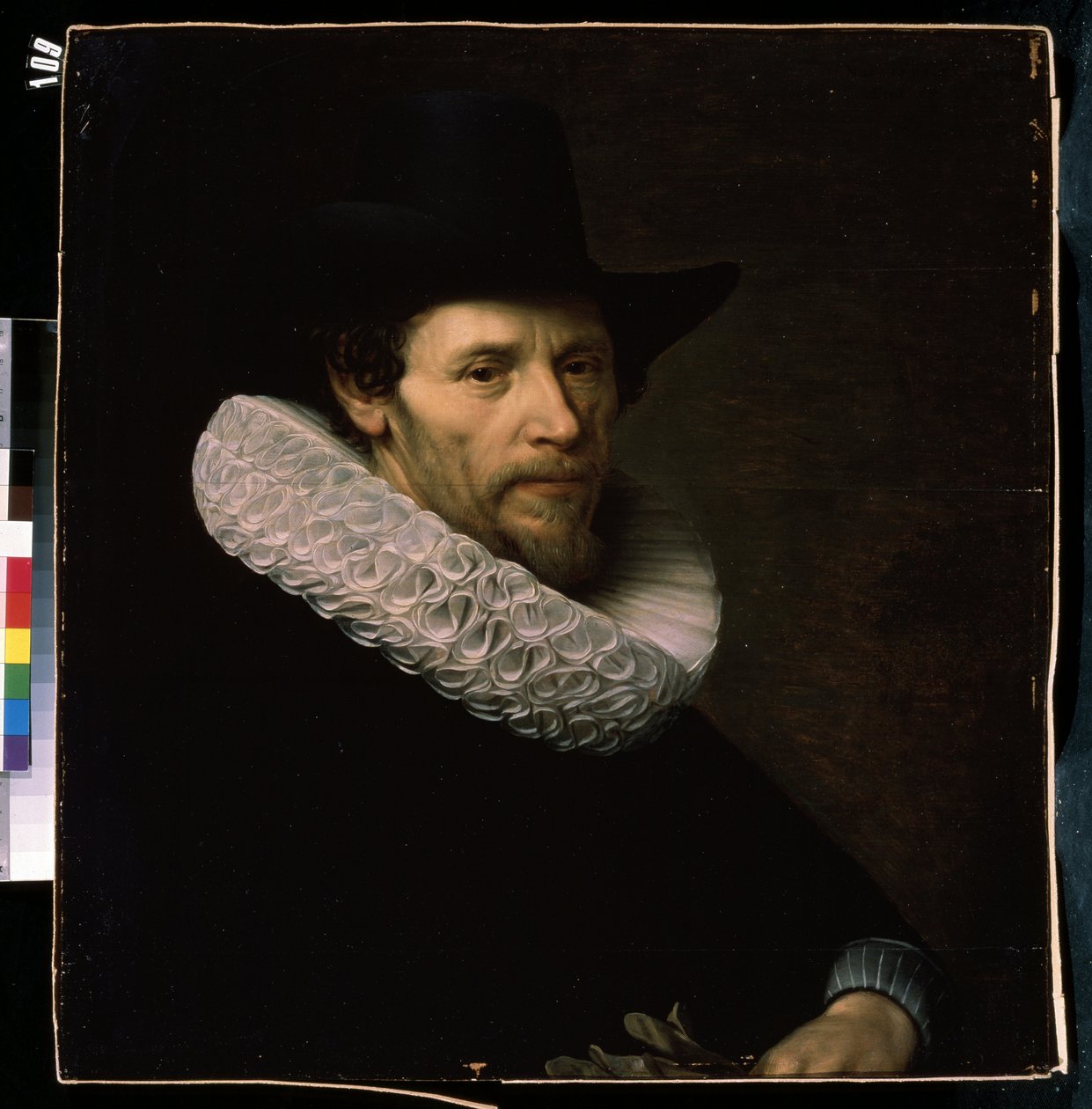 ""Portrett av en mann med en svart hatt" Dette er en nederlandsk bemerkelsesverdig, iført en ruff og en hatt. Maleri av Nicolas Eliasz (1591-1655) Mikhail Kroshitsky kunstmuseum fra 1600-tallet, Sevastopol (Sevastopol) Ukr av Nicolaes Eliasz