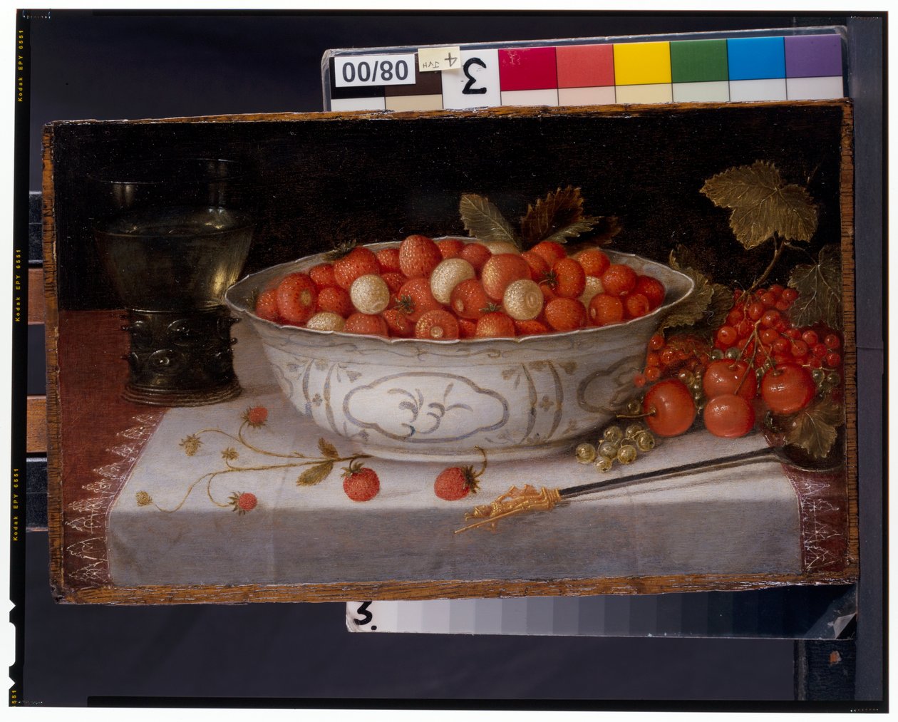 Stilleben av Fraises-De-Bois i en Wanli-porselensskål av Nicolaes Gillis