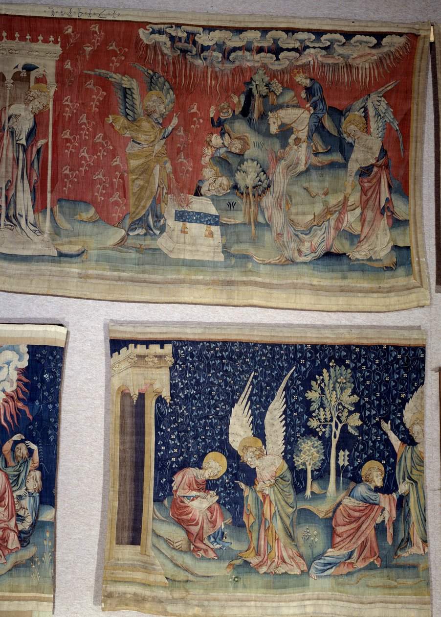 Åpenbaringens henging (1373-1383), n. 61: Den femte engelen tømte sin flaske på tronen til Bete, den sjette tomme på Eufrat. Nedenfor, n. 70, dikterer tjenestens følgesvenn til Johannes og råder ham til å tilbe Gud og ikke ham. Tapet av Ni av Nicolas Bataille
