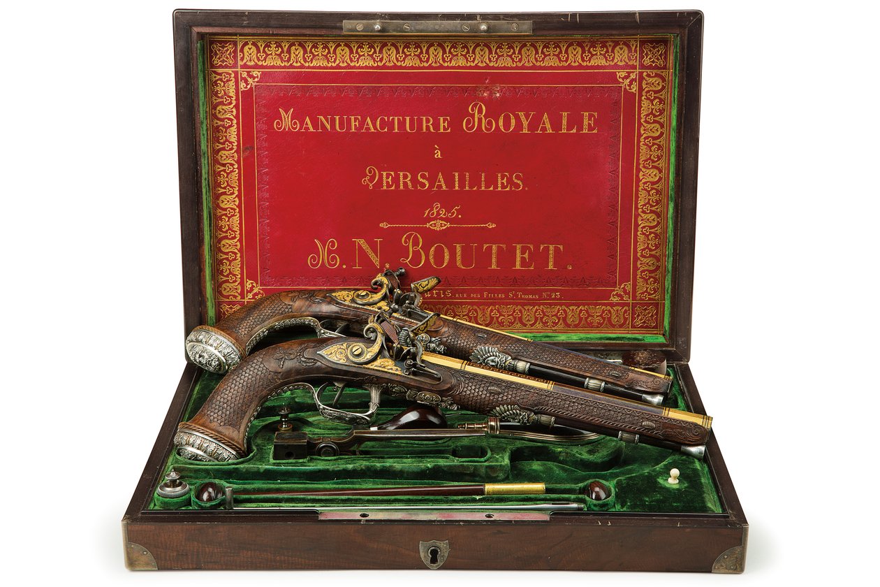Et par sølvmonterte riflede flintlåspistoler, Versailles av Nicolas Noel Boutet